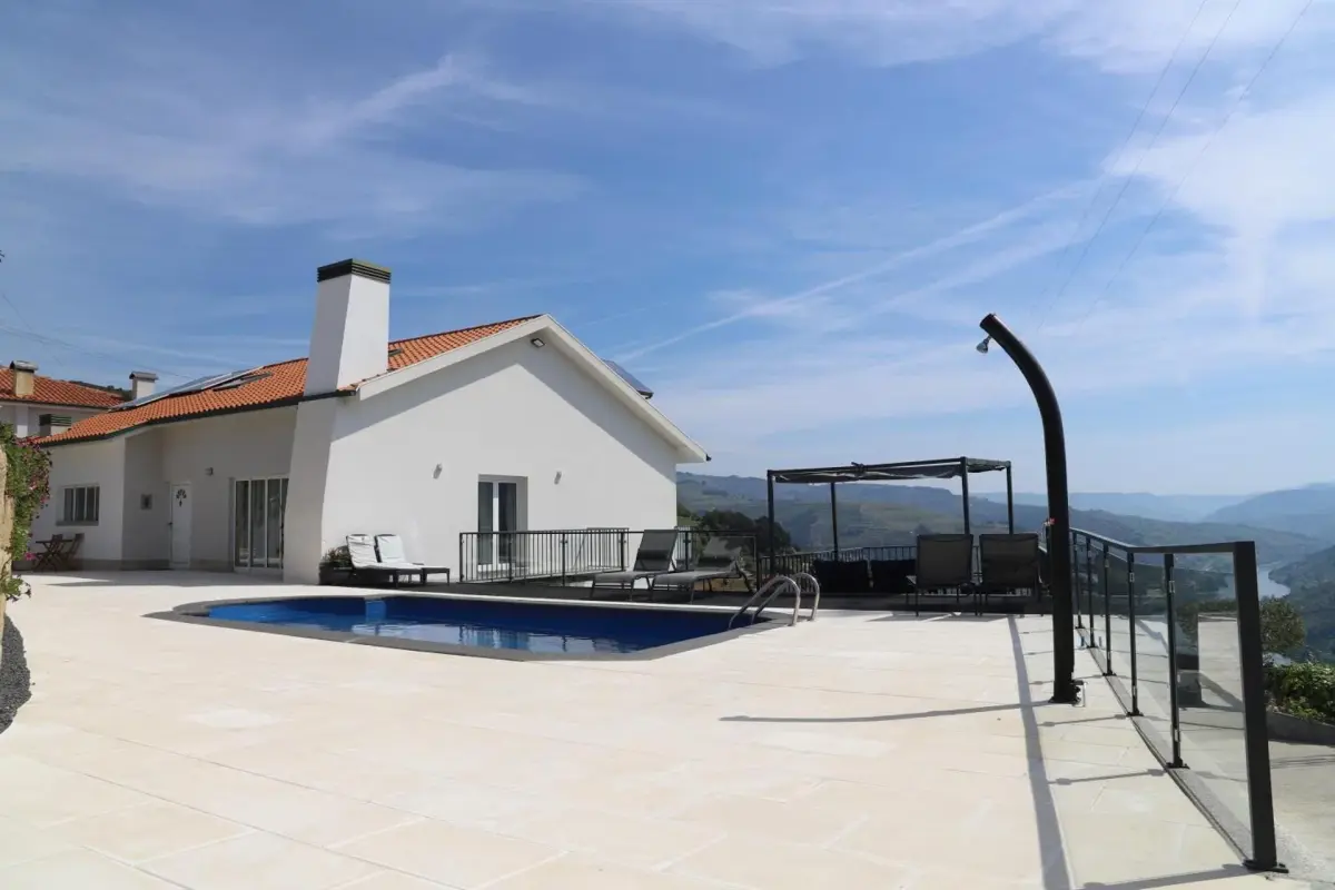 Discover the Casa Vale do Douro: The Gem of Portuguese Hospitality - Imagem 34