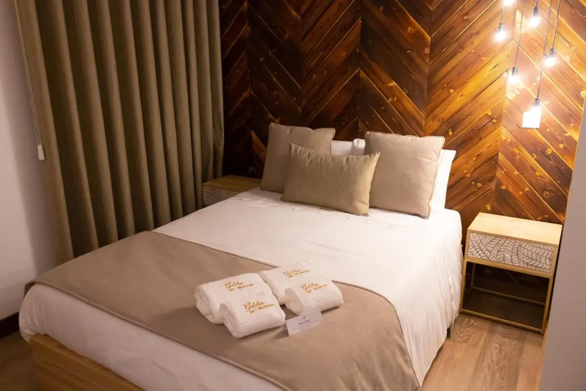 Golden Mirror - Imagem 8