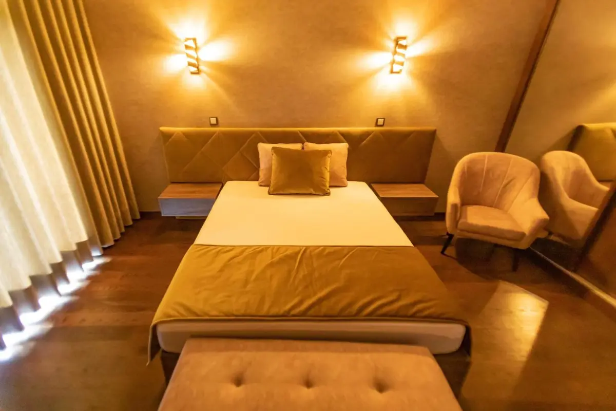 Golden Mirror - Imagem 77