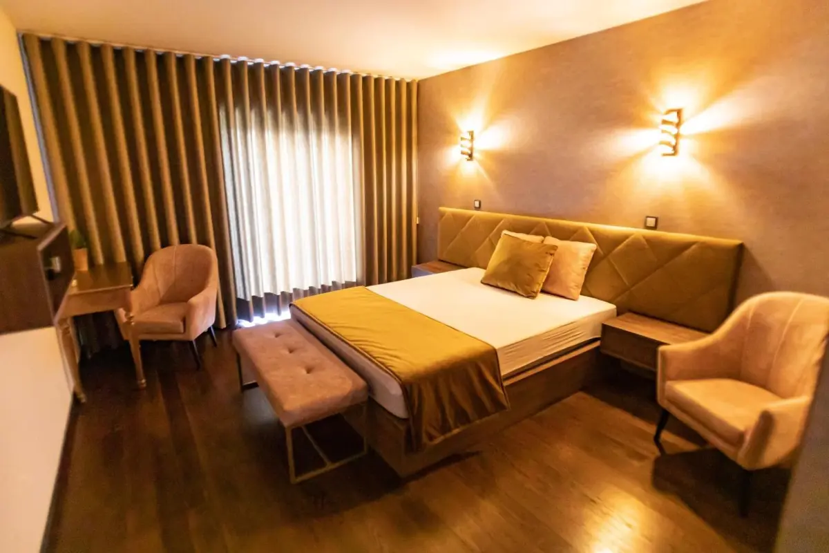 Golden Mirror - Imagem 80