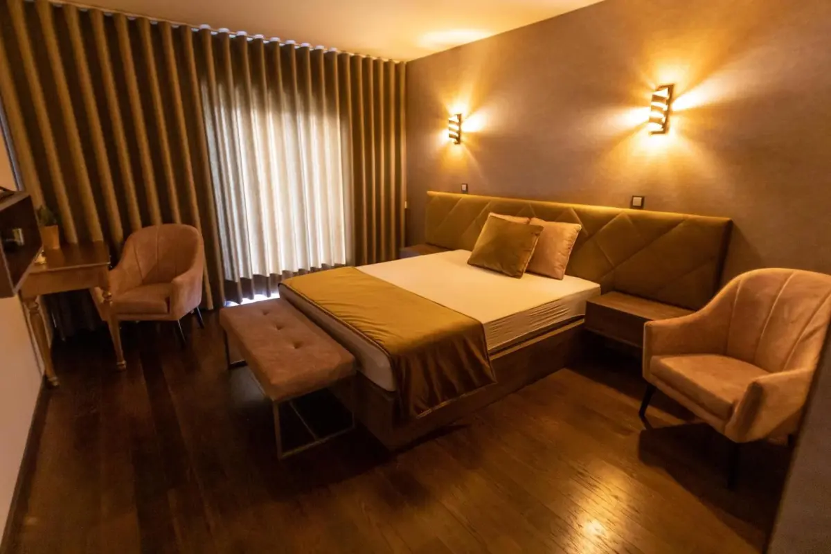 Golden Mirror - Imagem 82