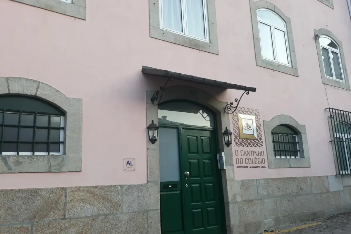 Descubra O Cantinho do Colégio: Um Refúgio Aconchegante em Família - Imagem 55