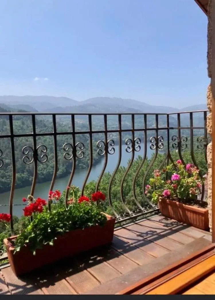 Discover the Piece of World Douro: A Refuge of Comfort and Style - Imagem 17