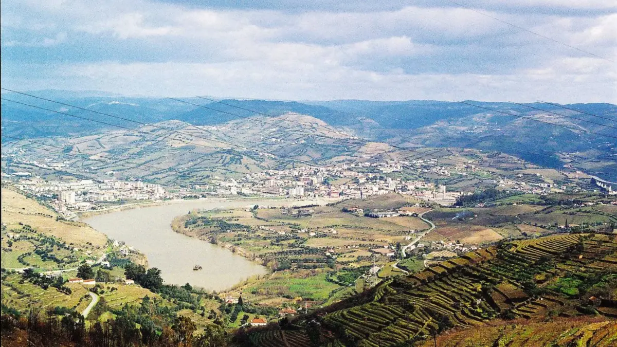 Pinhão vs Régua Onde Ficar | Douro Vinhateiro