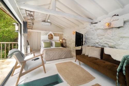 WHome Riverfront Retreat with Exclusive Waterfall Views – foto 2