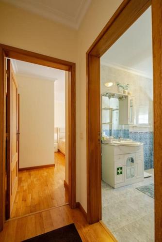 Remédios Apartment – photo 3