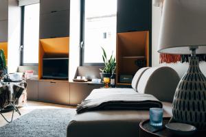HOMEinTOWN Camões - Modern and Quiet Central Studio - AC & Fast WiFi Near Trindade Metro Station – Foto 5