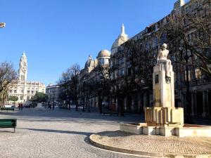 HOMEinTOWN Camões - Modern and Quiet Central Studio - AC & Fast WiFi Near Trindade Metro Station – Foto 6
