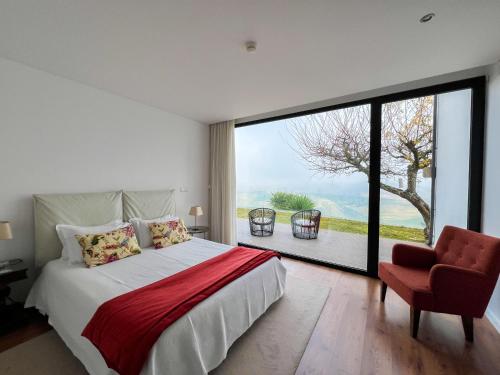Spacious Villa with Private Pool & Garden in Douro, by Hopstays – photo 3