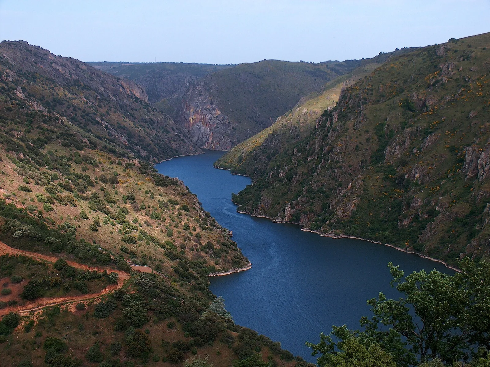 O rio Douro junto a Sendim