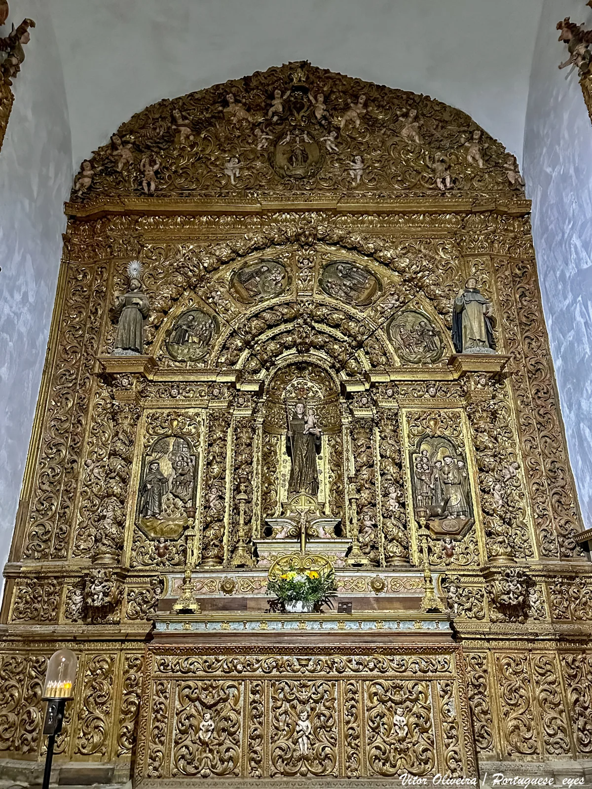 Gilded woodcarving altarpiece inside Lamego Cathedral