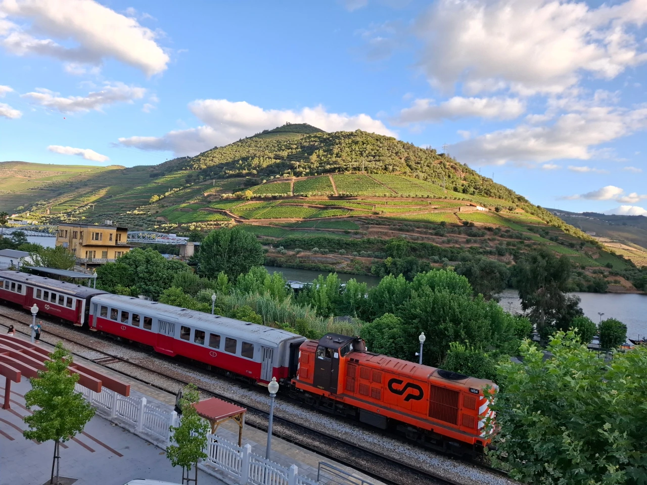 Train Historique du Douro 2026 : De Régua à Tua sur les Rails
