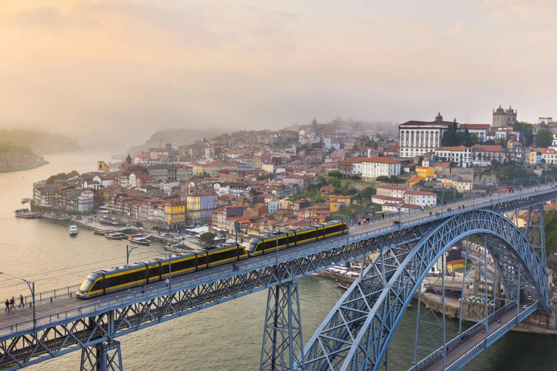 A Ponte de Dom Luís I: Uma Obra-Prima da Engenharia no Coração do Porto